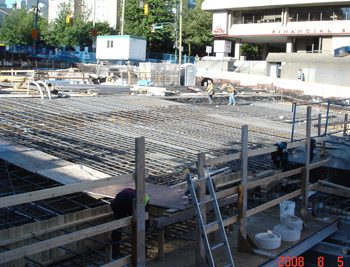Roof for the mezzanine at the south end of the station, prepared for concrete pour.